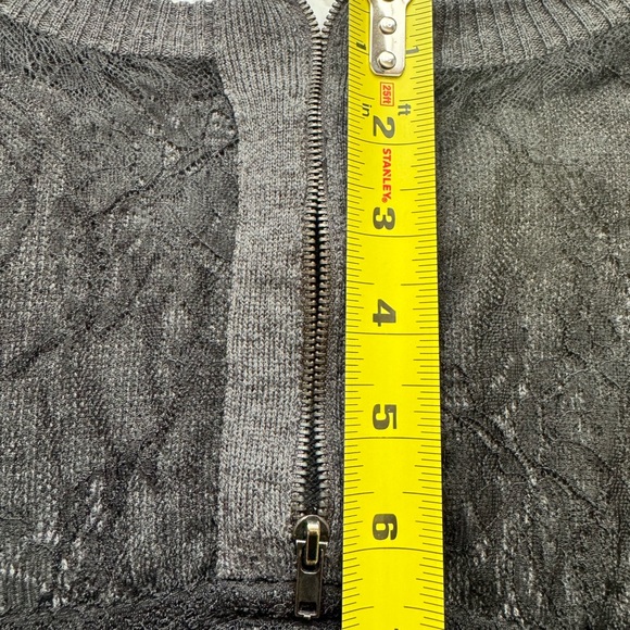 Nicole Richie Co. Charcoal w Black Lace Yoke Zip Back Knit Tunic Sweater Sz L - Picture 14 of 15